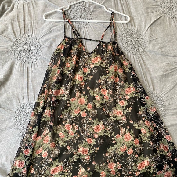 Super cute summer boho style flow-ey mini dress - Picture 3 of 4